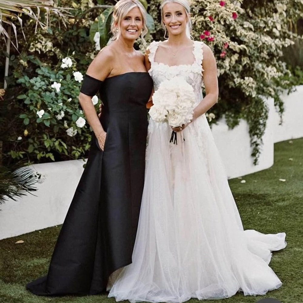Elegant Black Off-Shoulder Evening Dress